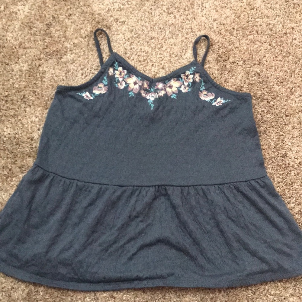 I’m selling a shirt👚